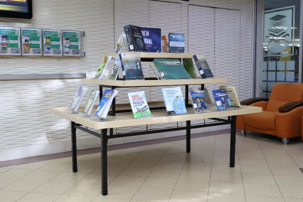 3 Level Fountain Display Table